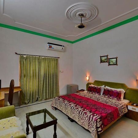 Hotel Surya Khajurāho المظهر الخارجي الصورة