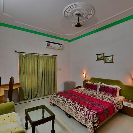 Khajurāho Hotel Surya المظهر الخارجي الصورة