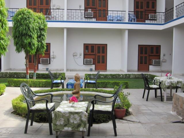 Hotel Surya Khajurāho المظهر الخارجي الصورة