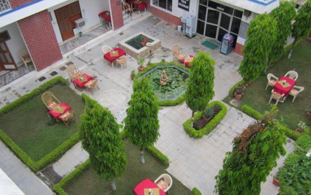 Hotel Surya Khajurāho المظهر الخارجي الصورة